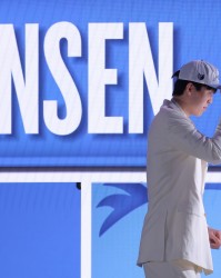 pg电子合集-何猷君反复观看杨瀚森当选视频 称其将激励中国新一代球员